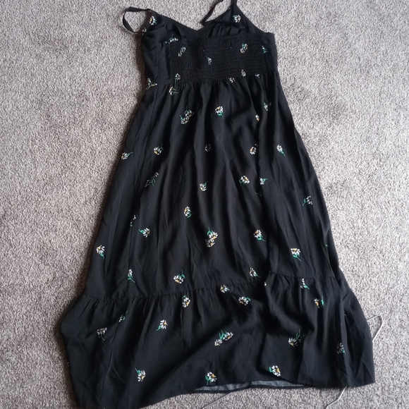 Old navy floral dress - Picture 2 of 3